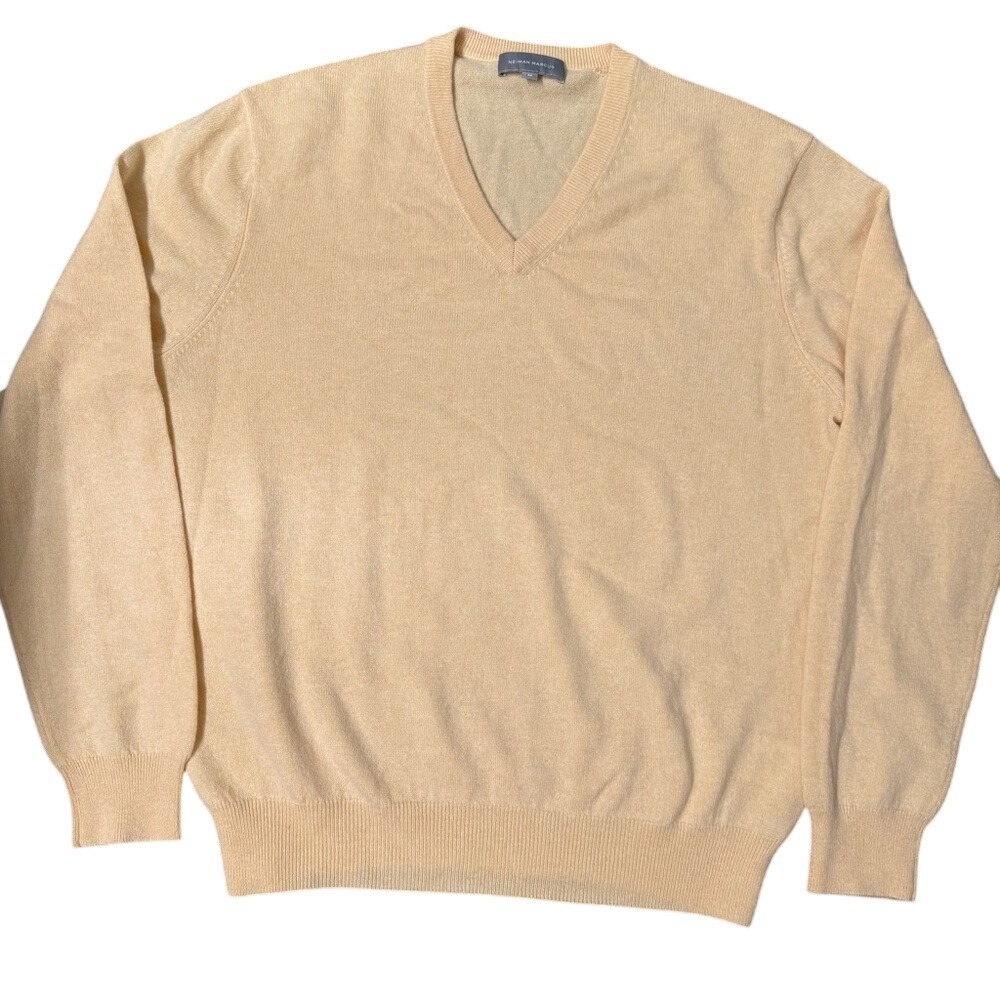 Neiman Marcus Extra Lightweight Wool-Cashmere V-Neck Sweater Men's M‎ Butter EUC